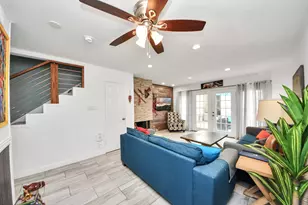 12757 S Huntingwick Dr S, Houston, TX 77024 - Photo 17