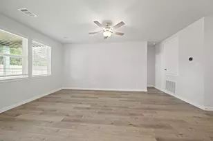 3609 Crawford St, Bay City, TX 77414 - Photo 9