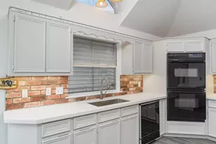 547 Pompano St, Bayou Vista, TX 77563 - Photo 19