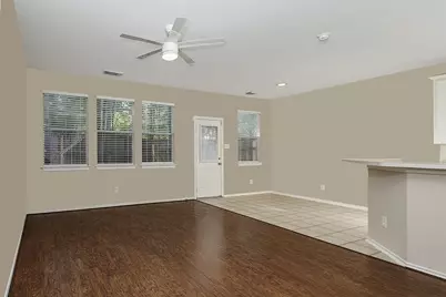 10 Peachridge Place, The Woodlands, TX 77382 - Photo 5