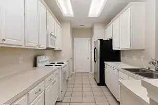 10 Peach Ridge Pl, The Woodlands, TX 77382 - Photo 9