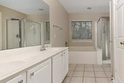 10 Peachridge Place, The Woodlands, TX 77382 - Photo 21