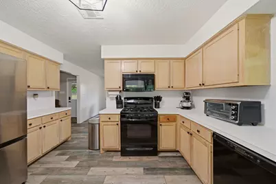 19819 Hampton Wood Drive, Tomball, TX 77377 - Photo 13