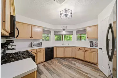 19819 Hampton Wood Drive, Tomball, TX 77377 - Photo 11