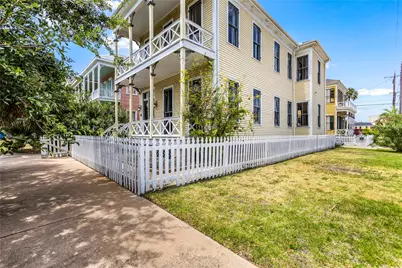 2002 Ave K, Galveston, TX 77550 - Photo 3