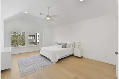 310 E 28th St, Houston, TX 77008 - Photo 17