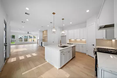 310 E 28th St, Houston, TX 77008 - Photo 5