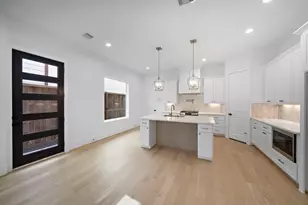 310 E 28th St, Houston, TX 77008 - Photo 3