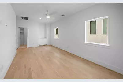 310 E 28th St, Houston, TX 77008 - Photo 13