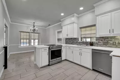 116 Dewberry Drive, Lake Jackson, TX 77566 - Photo 9