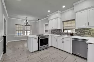 116 Dewberry Dr, Lake Jackson, TX 77566 - Photo 9