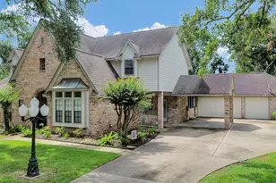 116 Dewberry Dr, Lake Jackson, TX 77566 - Photo 1
