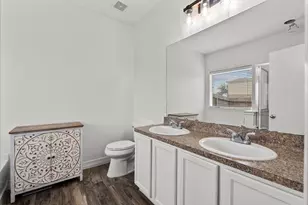140 Mustang Stampede Dr, La Marque, TX 77568 - Photo 23