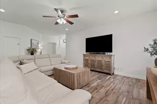 140 Mustang Stampede Dr, La Marque, TX 77568 - Photo 13