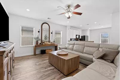 140 Mustang Stampede Drive, La Marque, TX 77568 - Photo 9