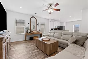 140 Mustang Stampede Dr, La Marque, TX 77568 - Photo 9