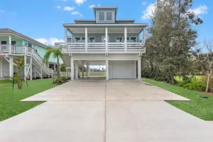 3903 Pirates Beach Cir, Galveston, TX 77554 - Photo 3