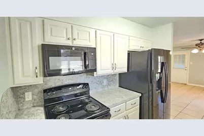 1364 Beagle Road, Orange, TX 77632 - Photo 9