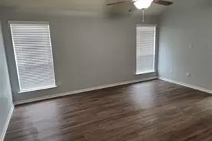 14123 Curry Creek Ln, Houston, TX 77090 - Photo 9