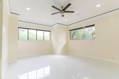 8800 Woodway Drive #10, Houston, TX 77063 - Photo 15
