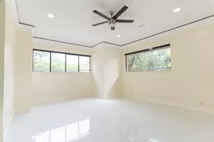 8800 Woodway Dr, Houston, TX 77063 - Photo 15