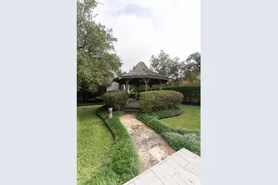 8800 Woodway Drive #10, Houston, TX 77063 - Photo 47
