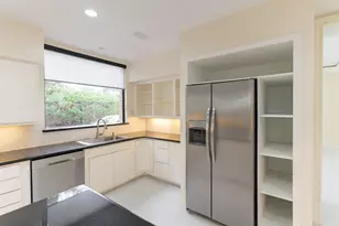 8800 Woodway Dr, Houston, TX 77063 - Photo 13