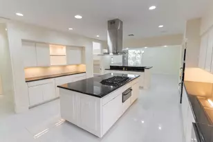 8800 Woodway Dr, Houston, TX 77063 - Photo 13