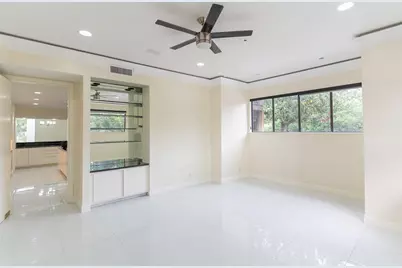 8800 Woodway Drive #10, Houston, TX 77063 - Photo 15