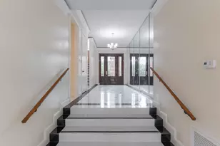 8800 Woodway Dr, Houston, TX 77063 - Photo 3