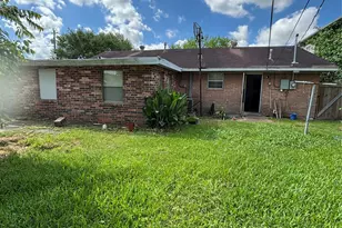 2630 Tidewater Dr, Houston, TX 77045 - Photo 11