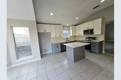 9026 Eaglecove Drive, Houston, TX 77064 - Photo 11