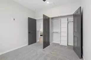 5034 Mallow St, Houston, TX 77033 - Photo 9