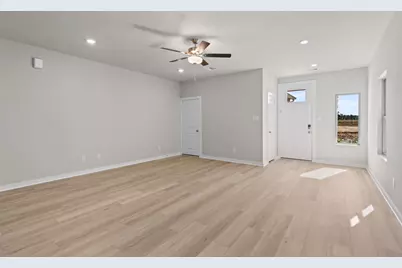 12163 Ridge Top Drive, Conroe, TX 77304 - Photo 9