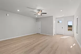 12163 Ridge Top Dr, Conroe, TX 77304 - Photo 9