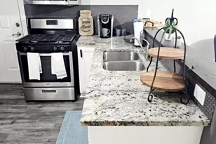 6114 Torreon St, Houston, TX 77026 - Photo 9