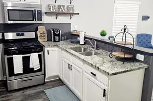 6114 Torreon St, Houston, TX 77026 - Photo 9
