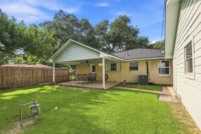 1705 Chilton Drive, Baytown, TX 77520 - Photo 23
