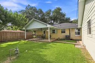 1705 Chilton Dr, Baytown, TX 77520 - Photo 23