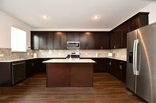 7329 Madison Cmns Ln, Houston, TX 77075 - Photo 9