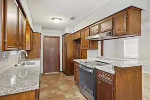 592 Florida Park, Conroe, TX 77302 - Photo 7