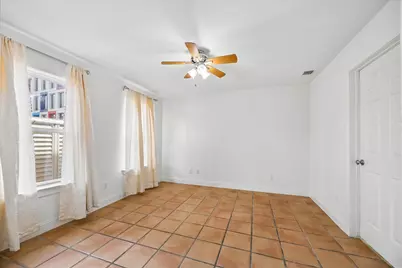 4011 Garrott Street, Houston, TX 77006 - Photo 3