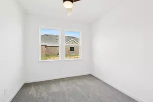 304 Boulden Ct, Sealy, TX 77474 - Photo 21