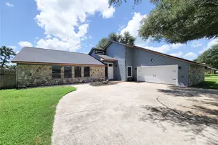 1512 Bell Oaks Dr, Bellville, TX 77418 - Photo 3