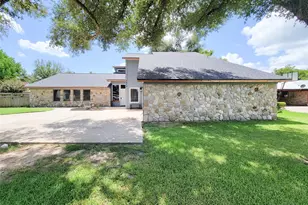 1512 Bell Oaks Dr, Bellville, TX 77418 - Photo 1