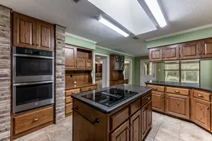 104 Oakview Cir, Huntsville, TX 77340 - Photo 11