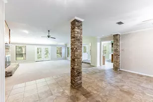 104 Oakview Cir, Huntsville, TX 77340 - Photo 5