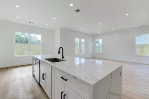 5310 Denmark St, Houston, TX 77028 - Photo 5