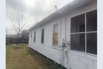 223 W Gulf Street, Baytown, TX 77520 - Photo 3