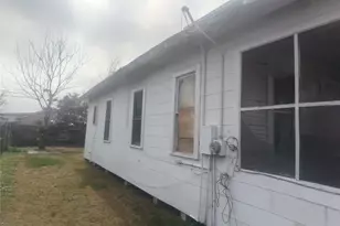 223 W Gulf St, Baytown, TX 77520 - Photo 3